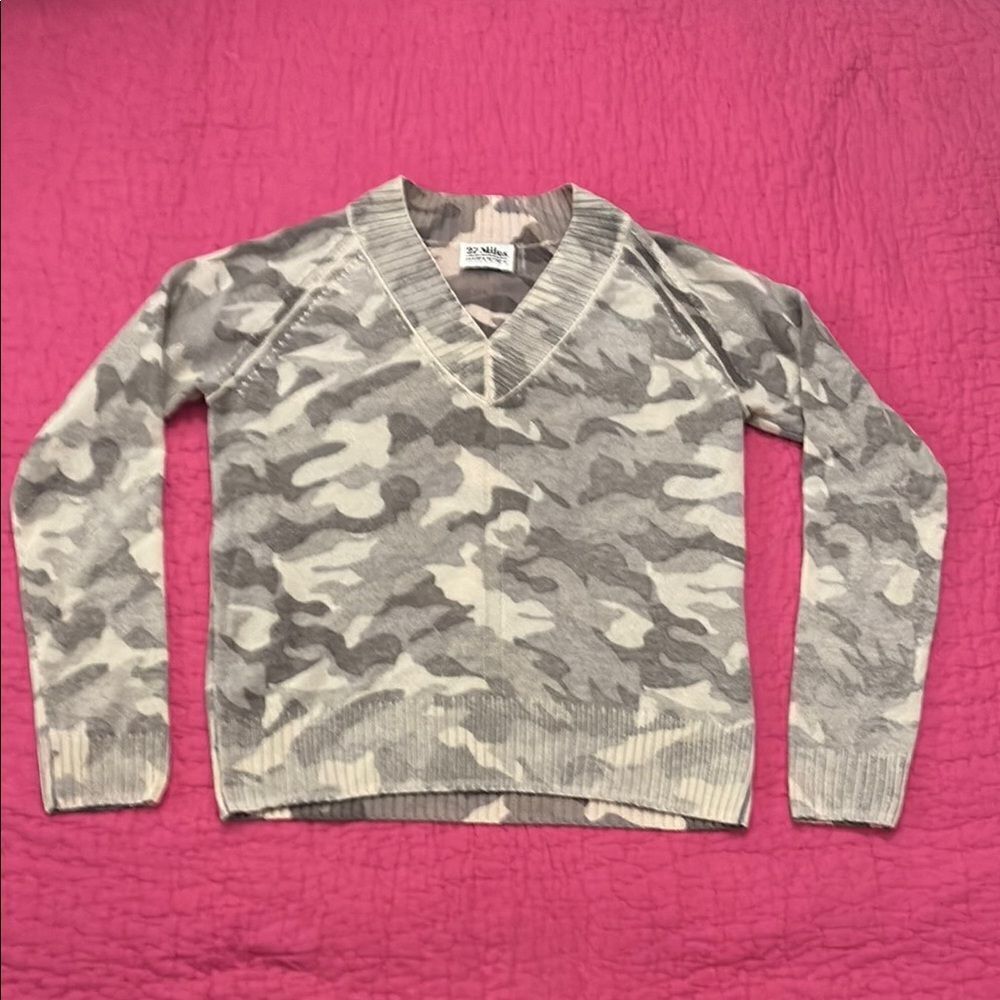27 Miles Malibu gray Camo V-Neck Sweater, 100% cashmere, XS